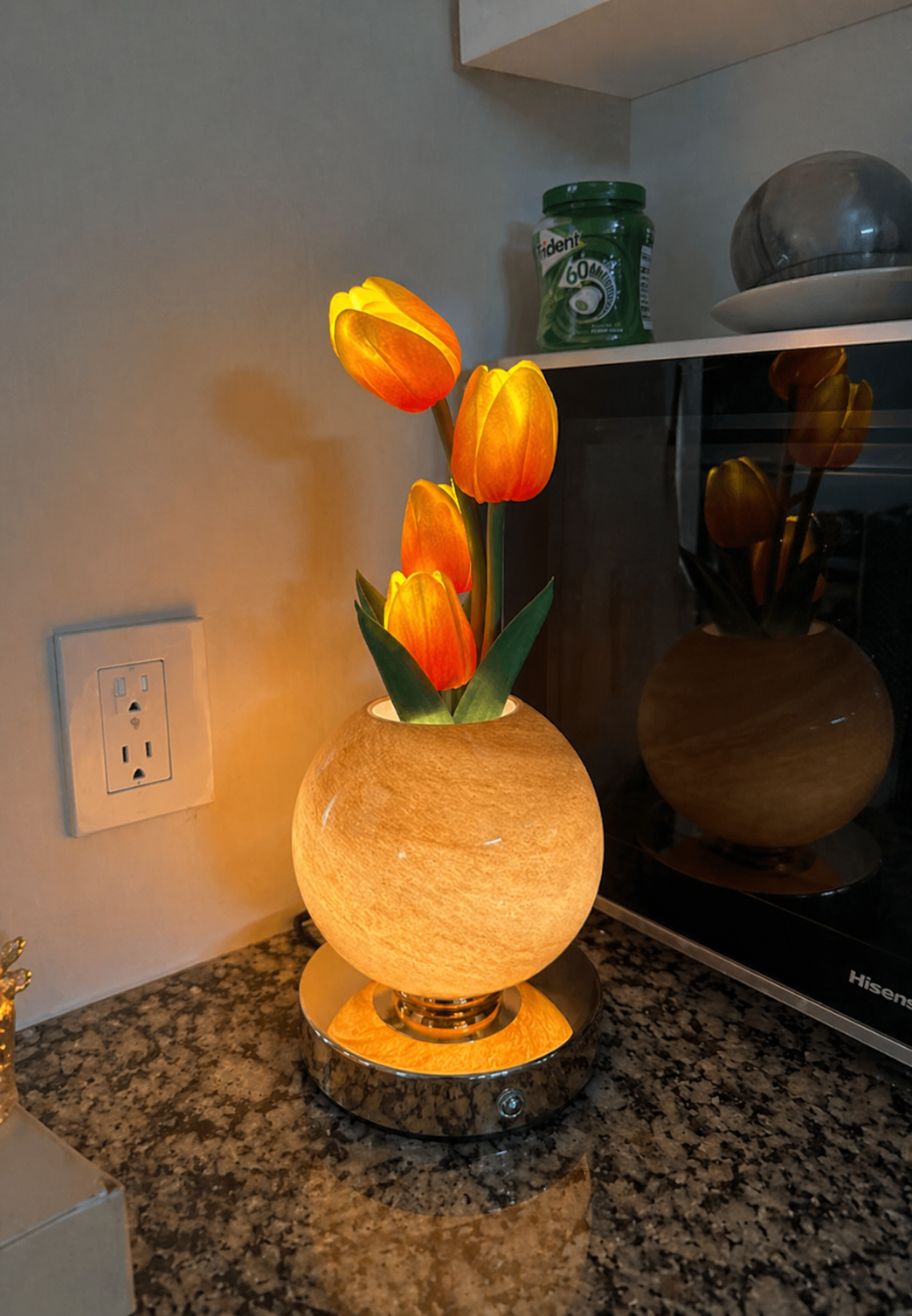Después del ruido de New Orleans: cómo crear un rincón íntimo con luz suave y flores eternas