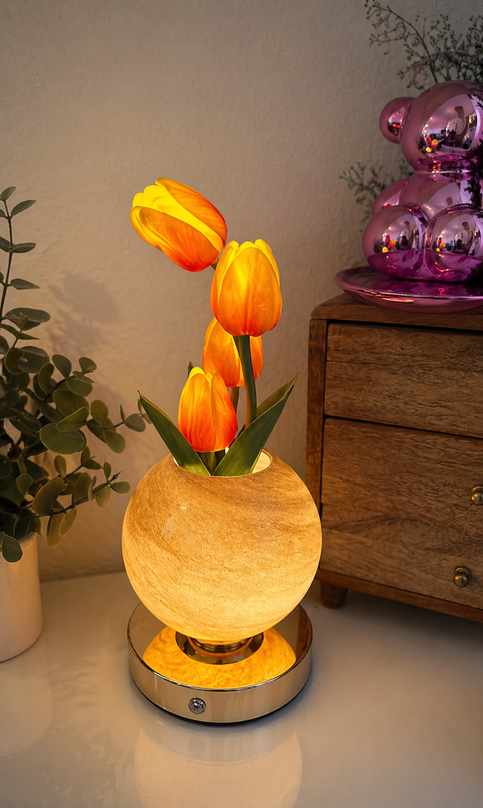 Una tarde tranquila en Portland: cómo crear un rincón cálido con luz suave y flores eternas